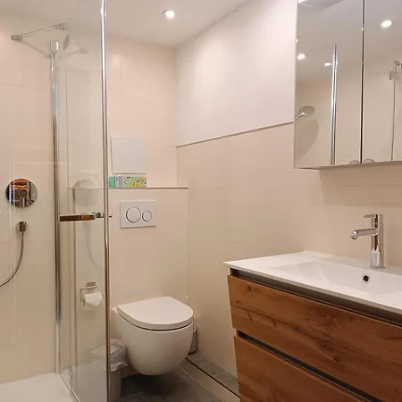 4-raum Silberdistel - Hallenbad & Sauna *